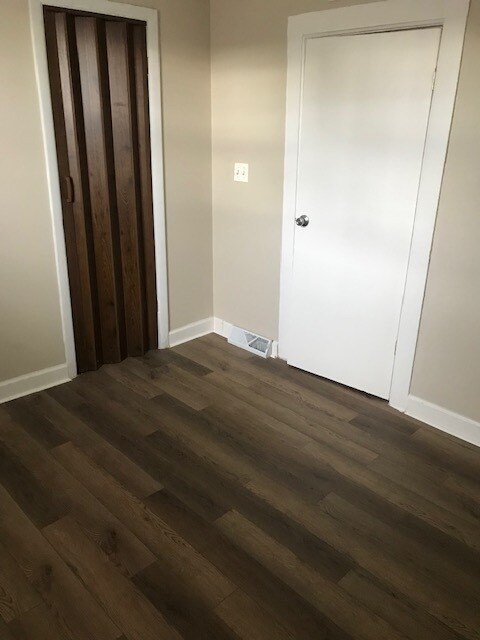 2nd Flr bed 2 - 13310 S Brandon Ave