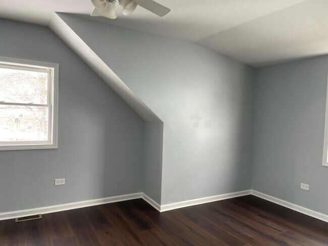 Building Photo - 9129 S Chappel Ave