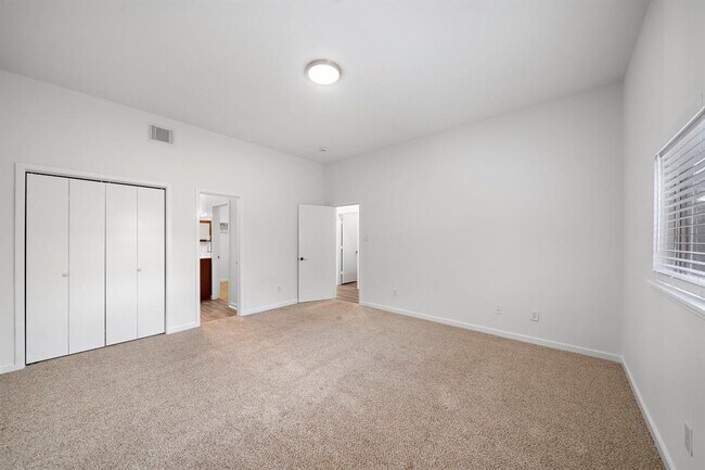 Building Photo - 5920 Fairdale Ln