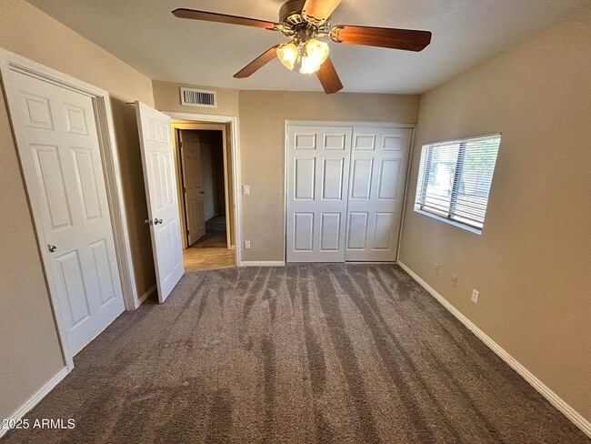 Building Photo - 523 N Los Feliz Dr