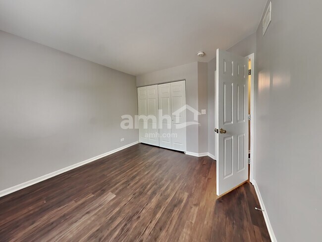 Building Photo - 9921 Bedford Dr