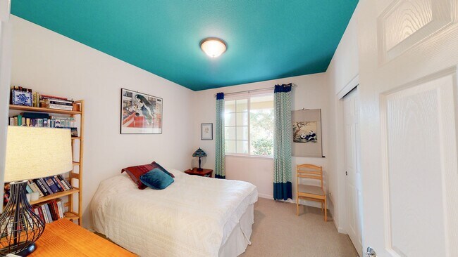 Building Photo - Beautiful Mediterranean-style Livermore Condo!