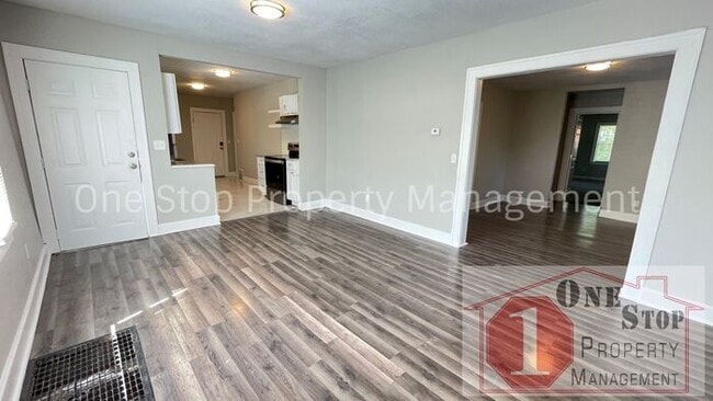 Building Photo - Beautiful 4 Bedroom 2 Bathroom Home in Kan...