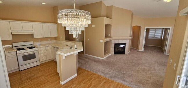 Building Photo - 2 Bedroom 2 bath 2 Car garage Plus Bonus R...