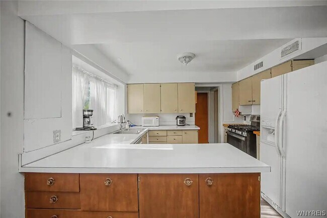 Building Photo - 9326 Rivershore Dr