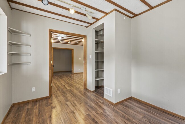 Building Photo - 8892 Martin Ln