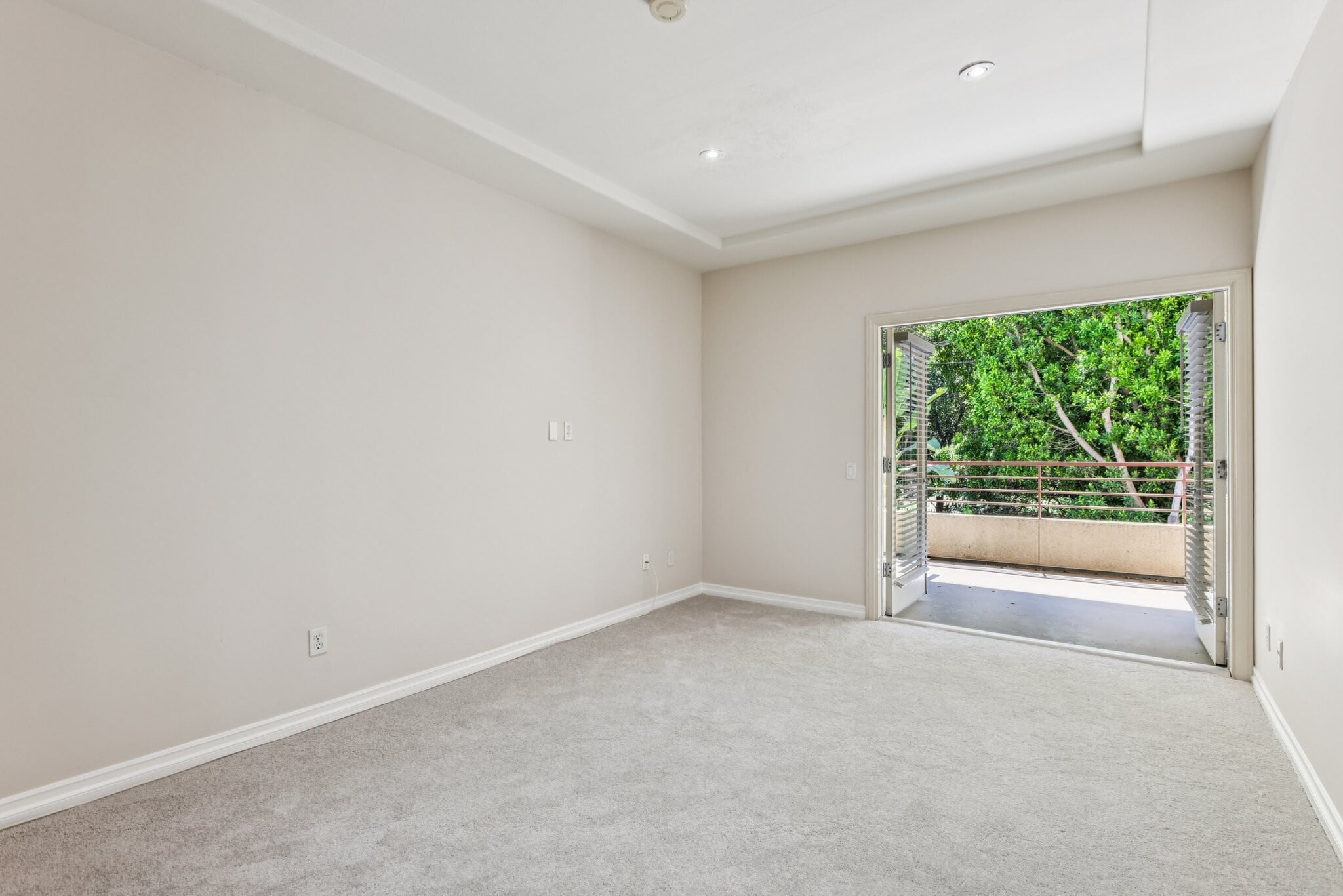 Building Photo - 14290 Dickens St