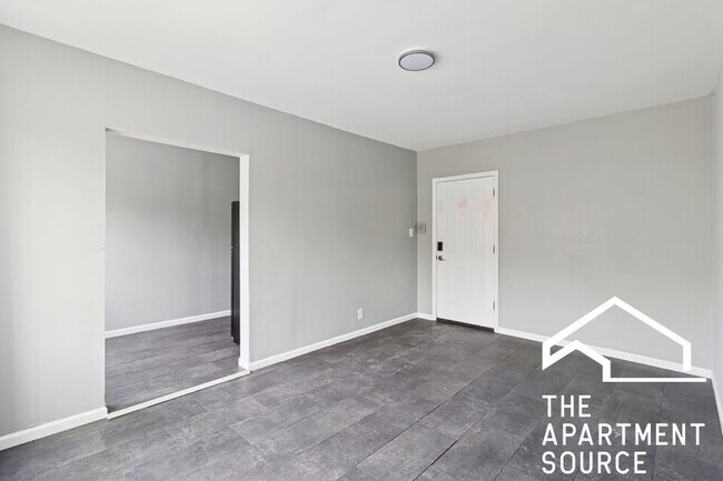 Building Photo - 6226 S Western Ave