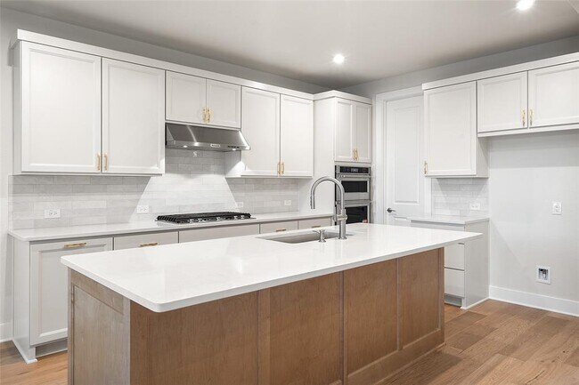 Building Photo - 5336 Cosenza Trce