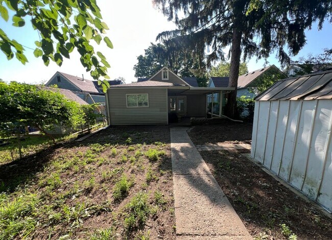 Building Photo - Charming 3 Bedroom Home in Independence – ...
