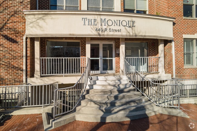 Building Photo - The Monique