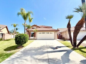 Building Photo - 4 Bedroom 3 Bathroom Cul-de-sac Home with Huge Backyard