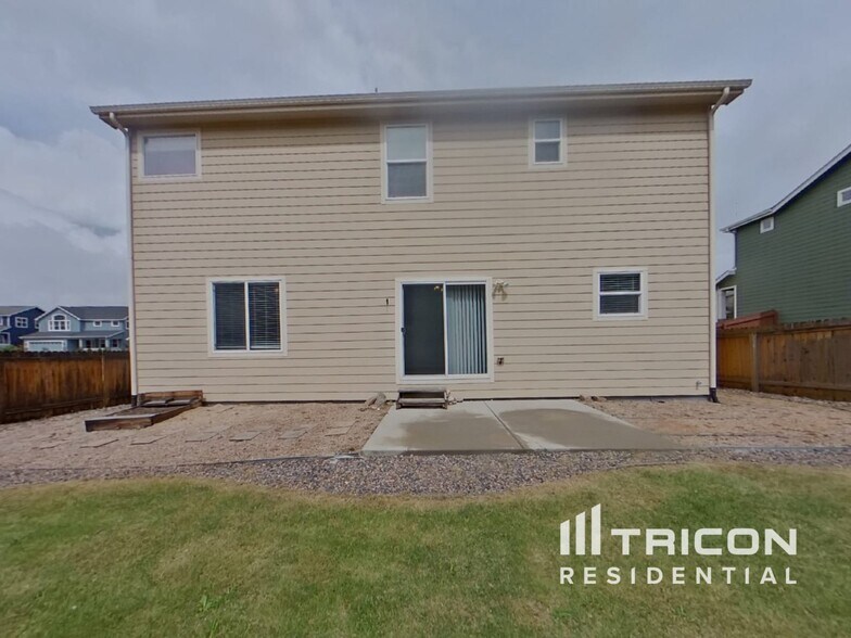 Building Photo - 6690 Donahue Dr
