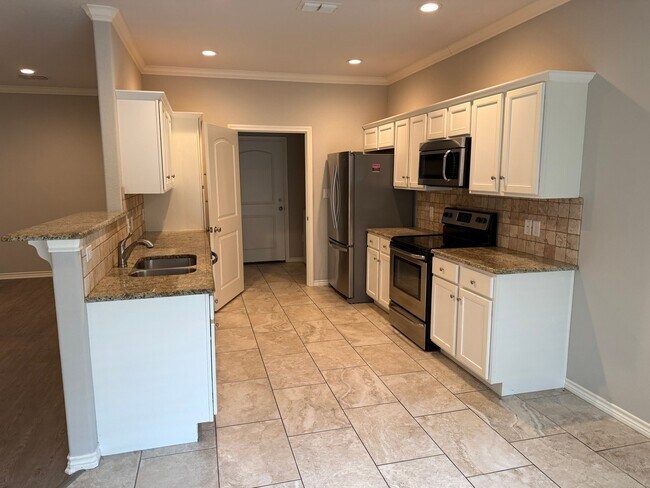 Building Photo - 2200 Woodgrove Lane