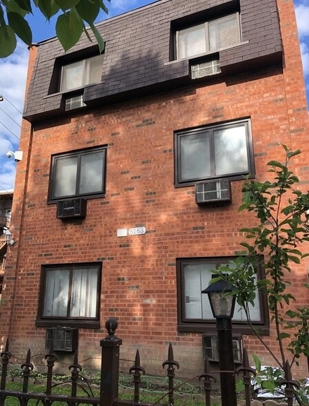 Building Photo - 6163 N Leavitt St