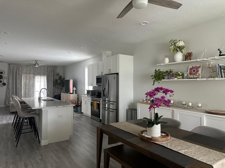 Building Photo - 4720 Emerson Ave S