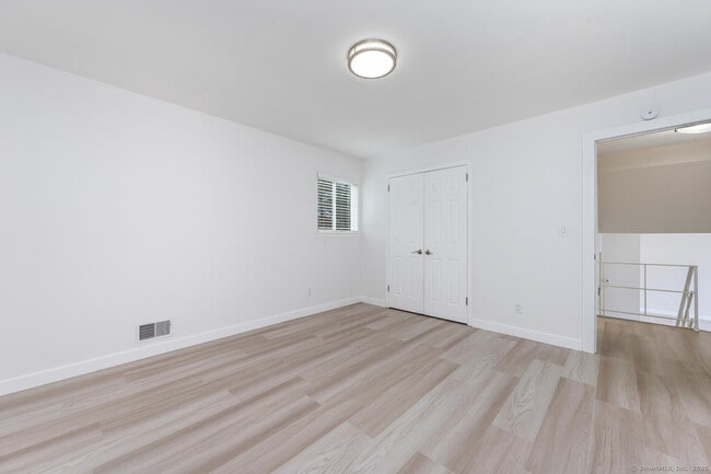 Building Photo - 14 Amherst Rd