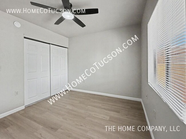 Building Photo - 5108 N Avenida Primera