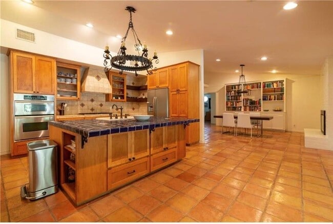 Building Photo - 10506 D-K Ranch Rd