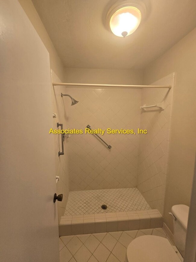 Building Photo - Turkey Creek Condo- Three Bedroom, Two Bath 1840 sf