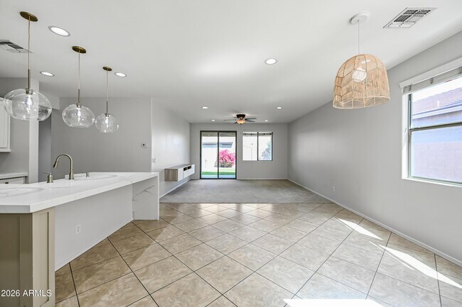 Building Photo - 23862 W Gibson Ln