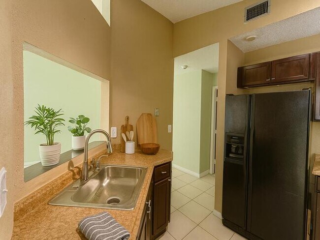 Building Photo - Charming 2BR 2BA Home w/  Full Appliance Suite • Fenced Yard • Driveway Parking in Miramar