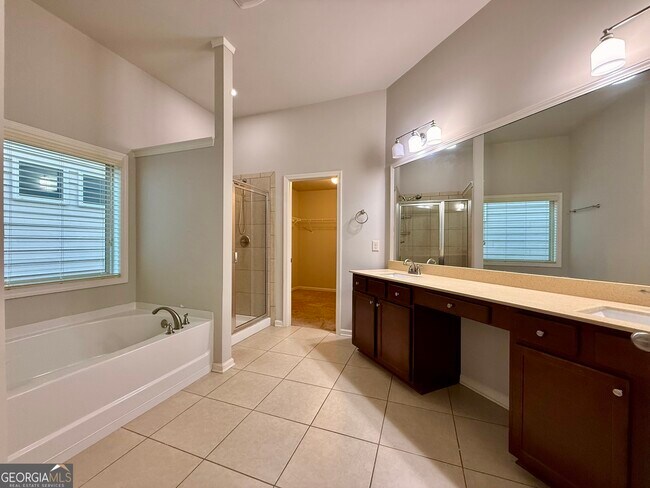 Building Photo - 5115 Breezewood Cir