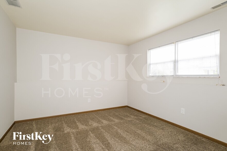 Building Photo - 710 Tobermory Ct