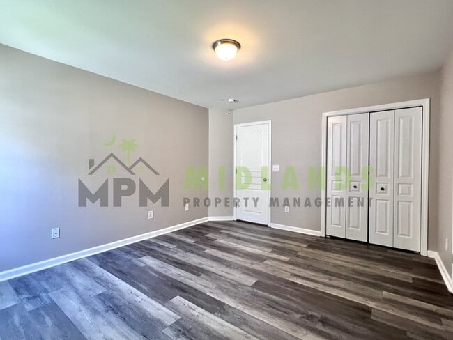 Building Photo - 464 Edenhall Dr