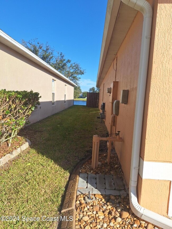 Building Photo - 4550 Bellaluna Dr