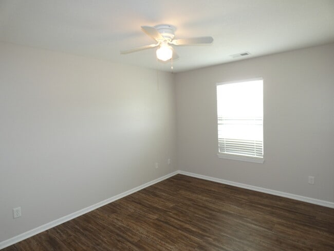Building Photo - Beautiful Duplex in Gladstone, MO