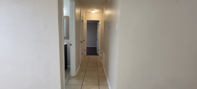 Building Photo - 5244 Larcade Dr