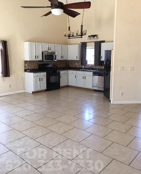 Building Photo - 3001 W Hampshire Ct