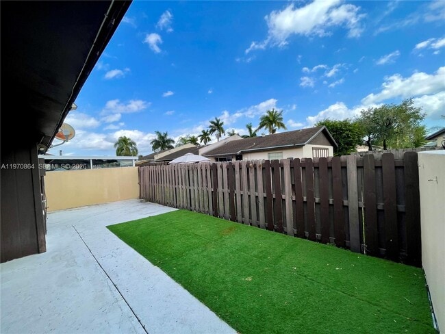 Building Photo - 11315 SW 123rd Ave