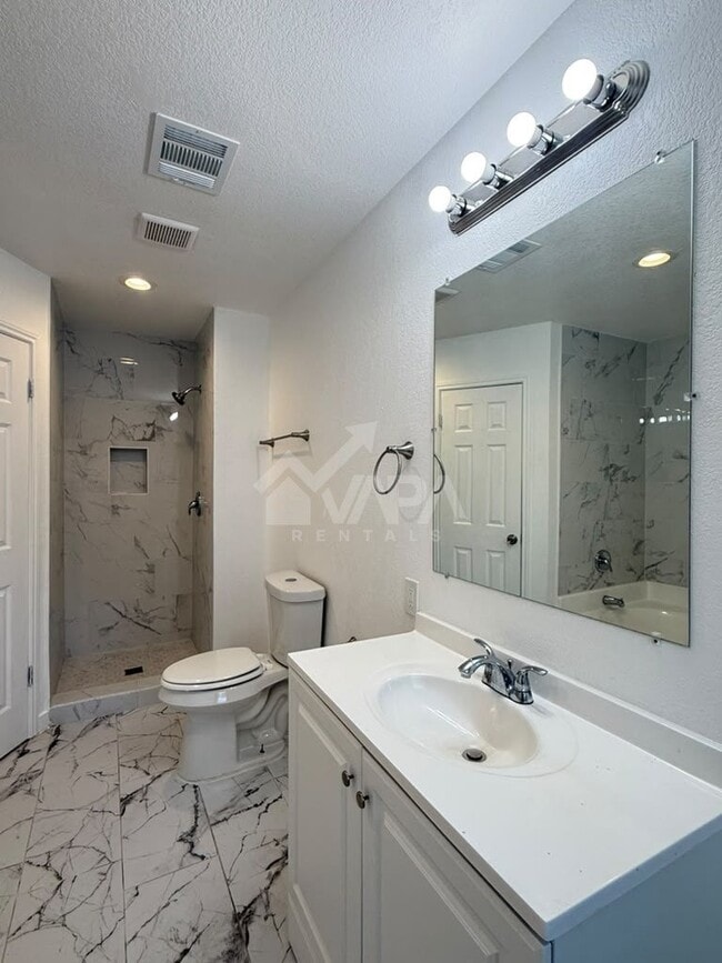 Building Photo - 10038 Raven Field Dr