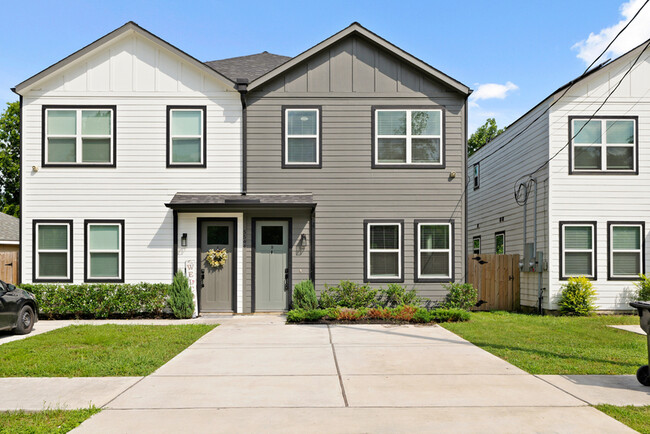 Building Photo - 5544 Shreveport Blvd