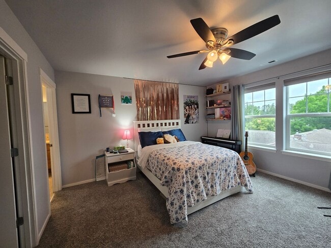 Building Photo - Gorgeous Mount Vernon Home 4 Beds 3.5 Bath...