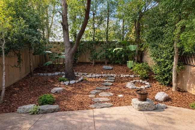 Building Photo - Beautiful 3 bed 2.5 bath home in Oak Park!