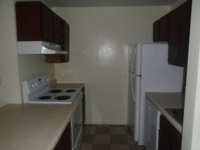 Building Photo - 2 bedroom 2 bath!
