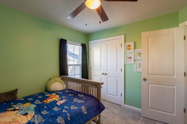 Building Photo - 704 Red Cedar Ct