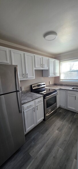 Kitchen-Unit #2 - 811 Stoll St