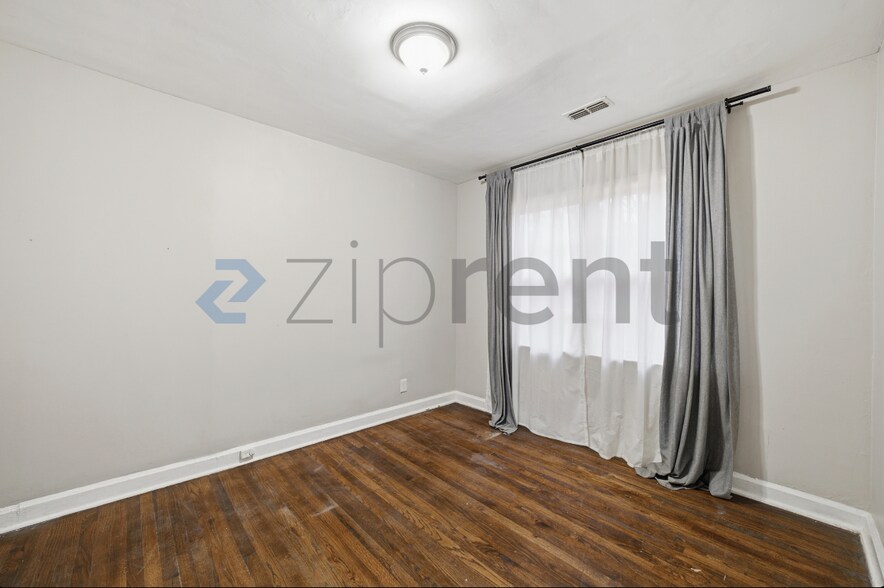 Building Photo - 1534 Beatie Ave SW