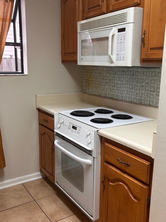 Building Photo - 1141 Brafforton Dr