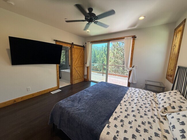 Building Photo - Stunning 4-Bedroom Home with Amazing Views, EV Charger & Solar in Big Bear!