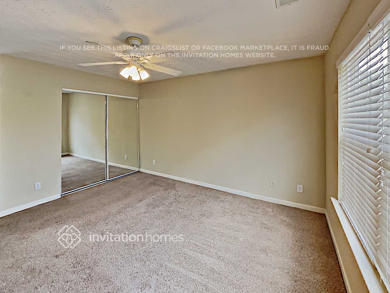 Building Photo - 573 W Oaks Dr