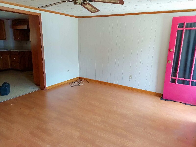 Building Photo - 915 E Ash St