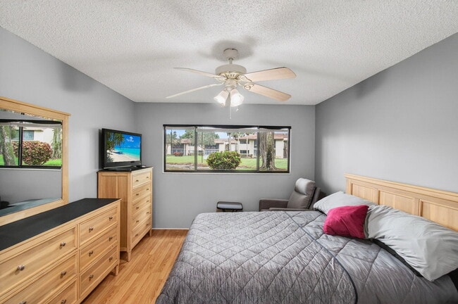 Building Photo - 15496 Lakes of Delray Blvd