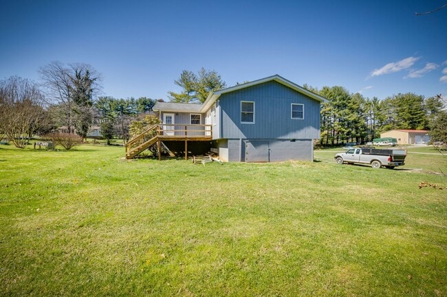 Building Photo - 4br/ 2 ba private home in Bristol TN