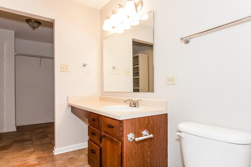 Building Photo - 1401 Matthew Allen Cir
