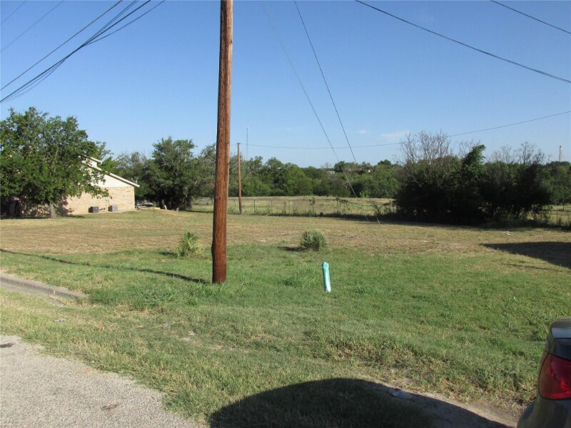 Building Photo - 1008 W 2nd St